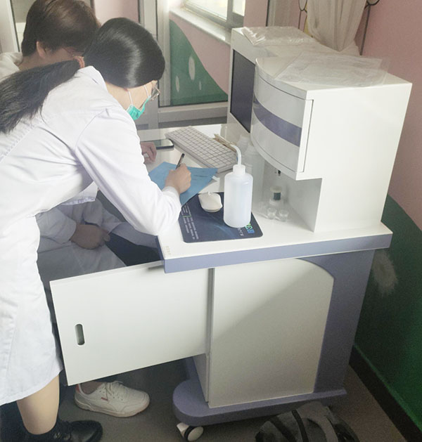 平利县城关镇中心卫生院引进豪华推车微量元素分析仪